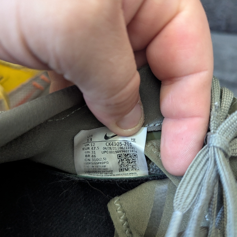 Nike Olive Green Athletic Shoes - Picture 4 of 7